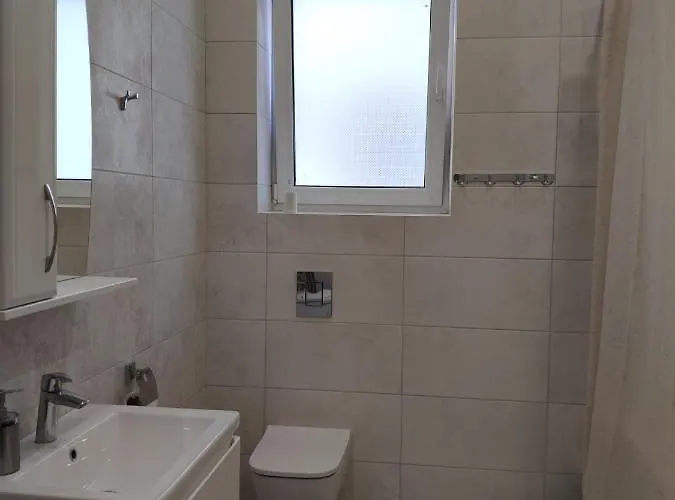 Domovik Bertalona Luxury Comfort 무카체베